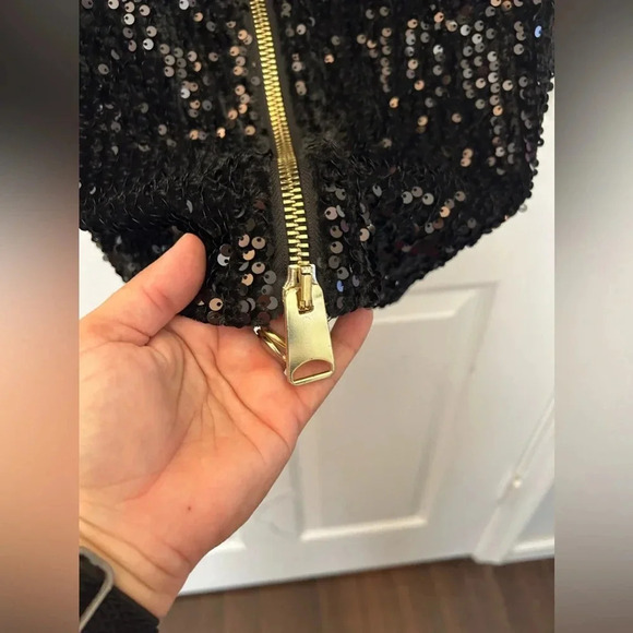 ELLAE LISQUE SEQUIN DRESS small - Picture 4 of 4